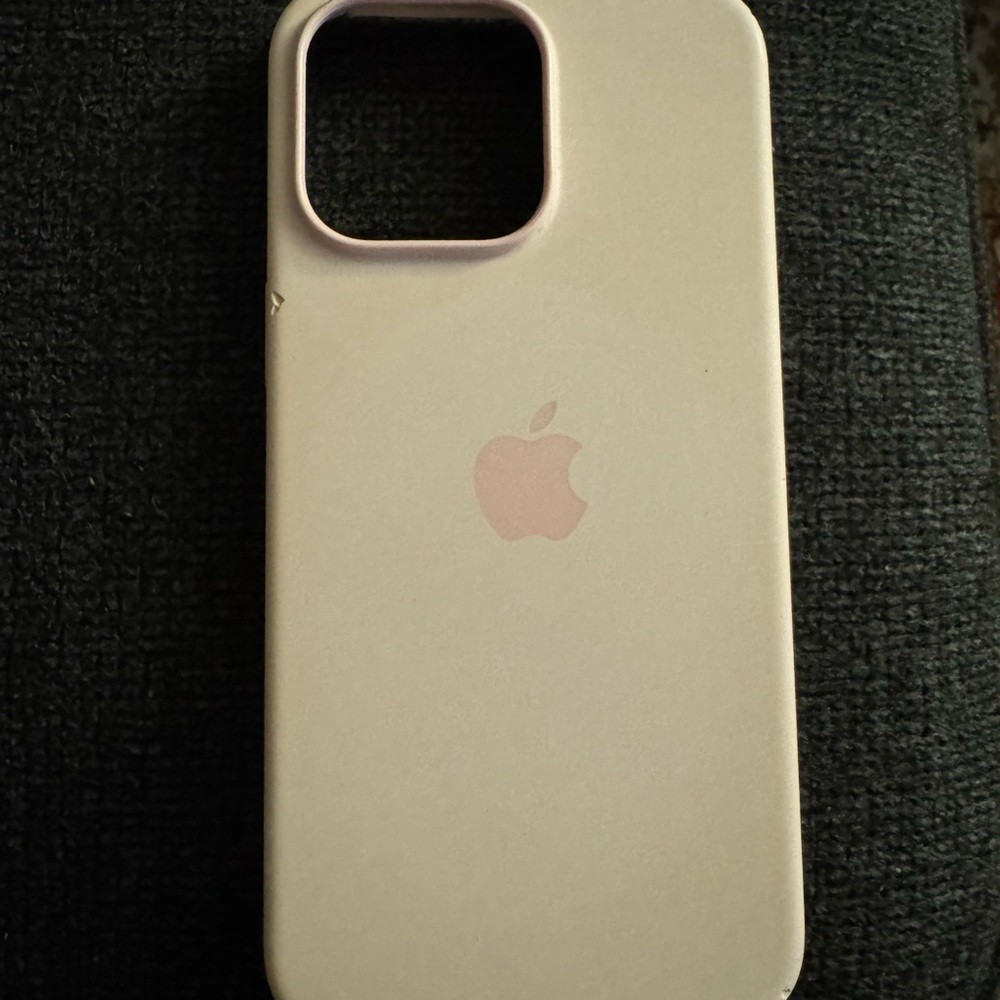 Apple iPhone 15 Pro Max light pink silicone case